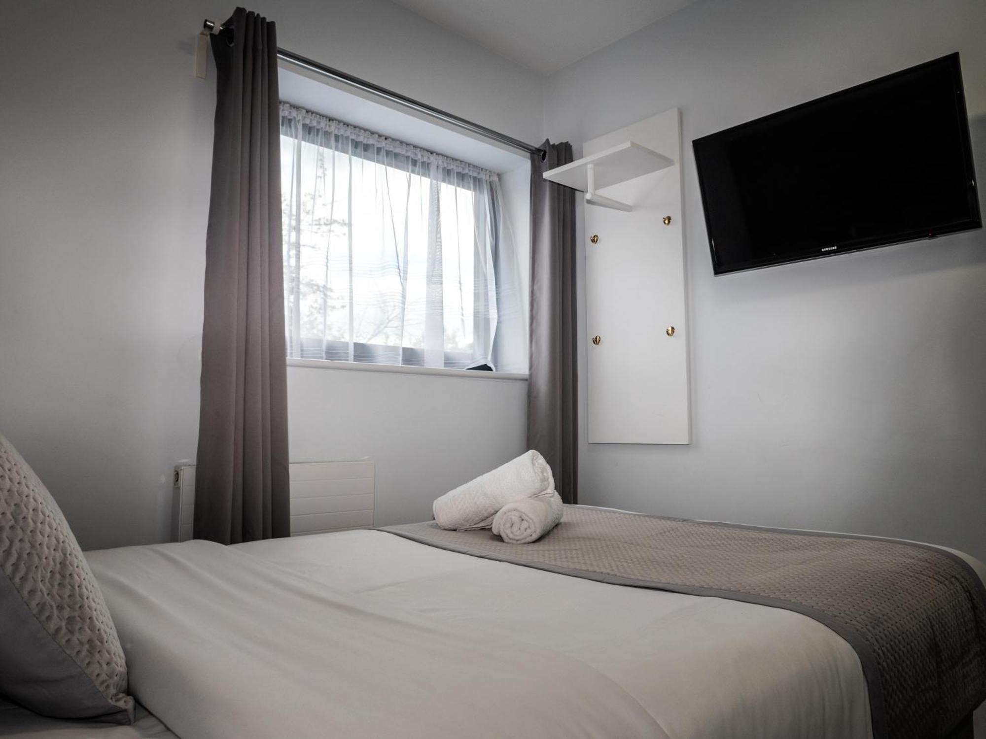Sky Nights Hotel London Heathrow Hillingdon Exterior photo